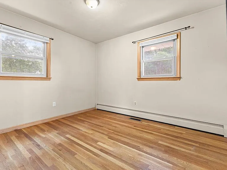 2313 King St NE — Photo 19