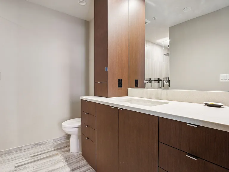 1120 E Kennedy Blvd #1030 — Photo 20