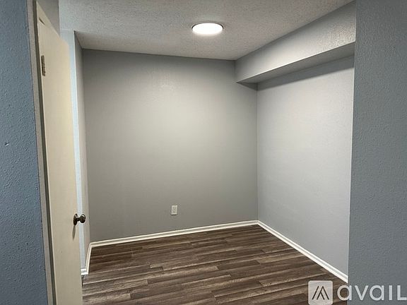 5th image of 7714 S Renwick Dr #72