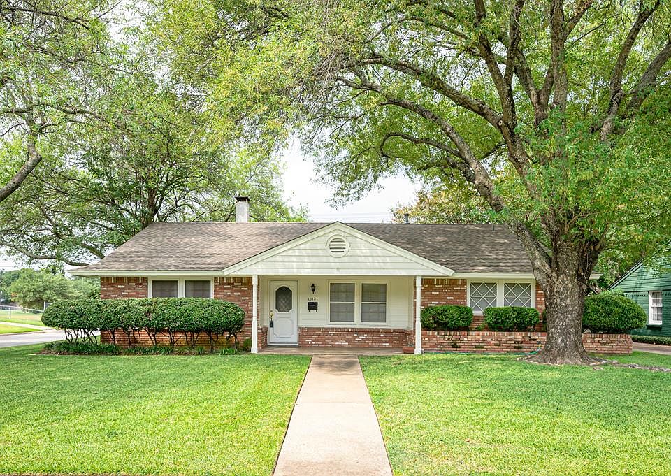 1st image of 1012 Waggoner Dr