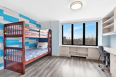 Rented by R New York