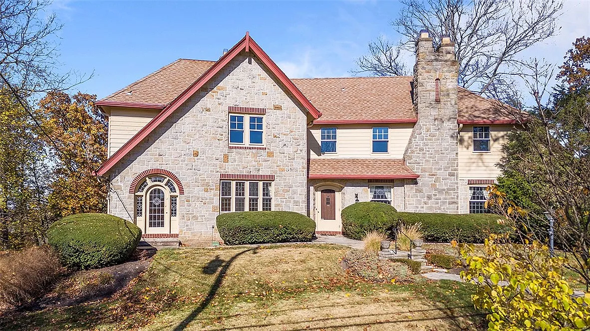 30 Vernon Dr photo 1