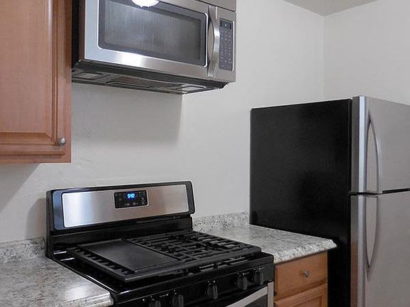 4th image of 4455 Hollister Ave APT 7