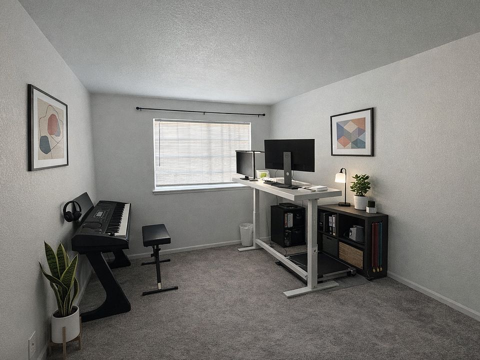 2nd image of 9574 Brentwood Way Unit B