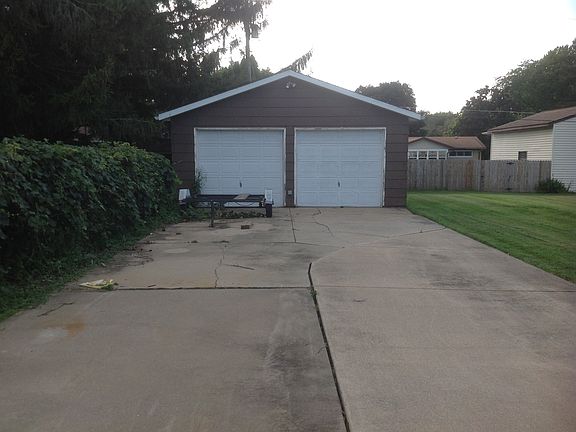 Back garage/man cave 