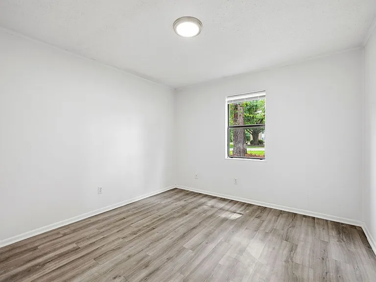 100 Ravenwood Dr #A — Photo 8