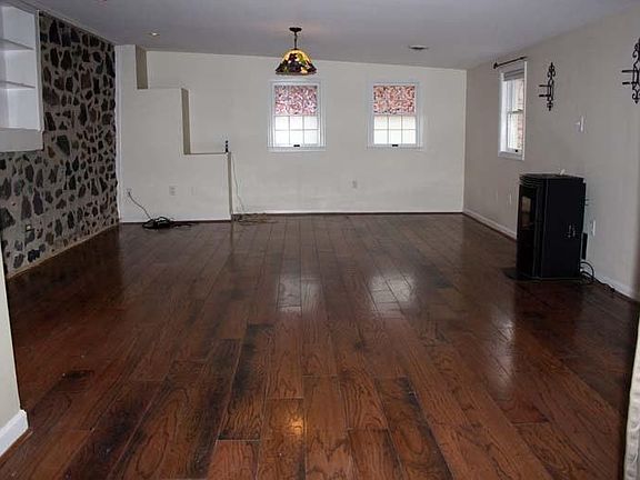 Main room from other side