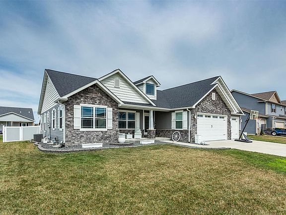2nd image of 841 Tanzanite Ln