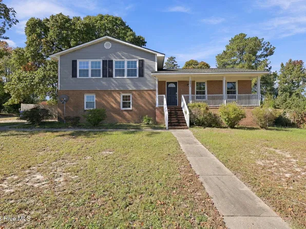 6852 Fern Creek Place, Fayetteville, NC 28314