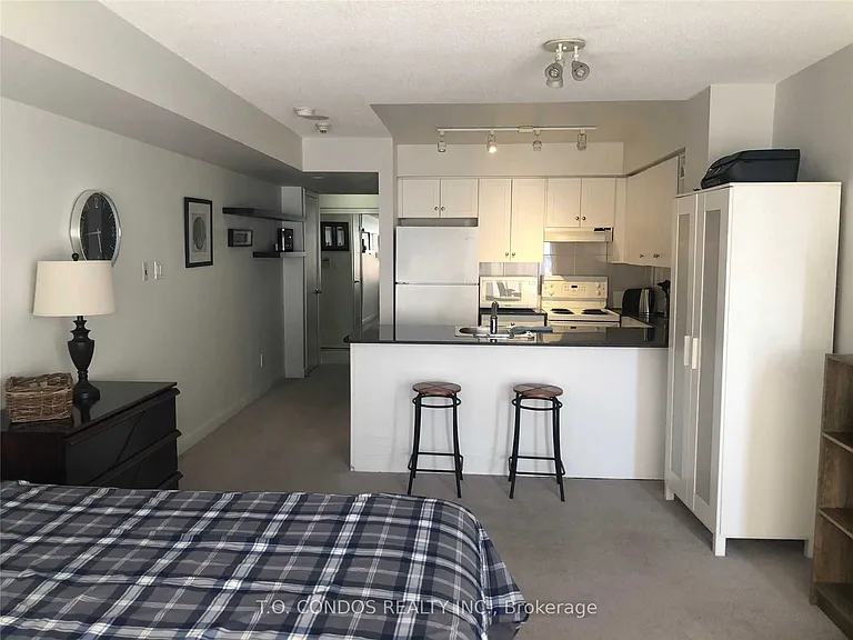 210 Victoria St #3210 — Photo 4