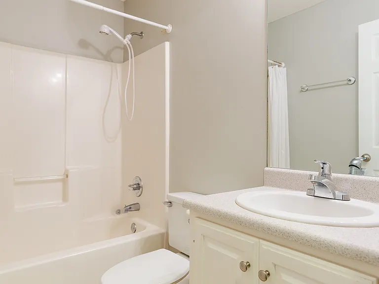 76 Brookfield Dr — Photo 33