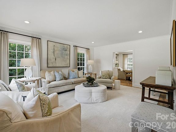 5th image of 400 Fesbrook Ct