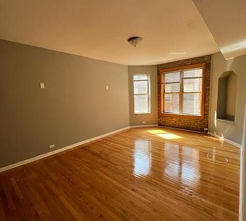 3rd image of 7554 S Essex Ave APT 2A