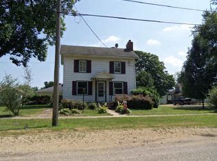 305 S Balsam St, Forreston, IL 61030