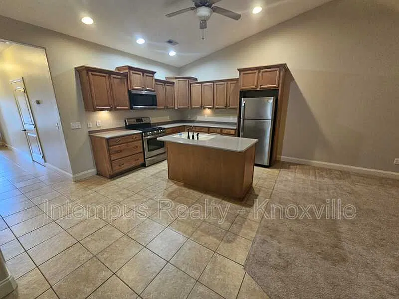 2 bed, 2.0 bath, 1200 sqft, $1,900 — Photo 3