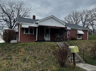 715 Franklin Ave, Pulaski, VA 24301