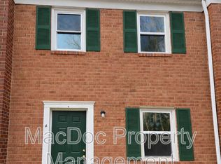 4 Manchester Ct, Fredericksburg, VA 22408
