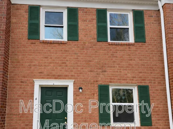 4 Manchester Ct, Fredericksburg, VA 22408