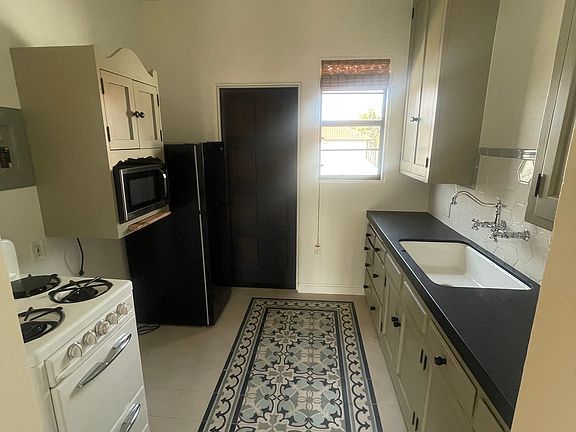 5th image of 1228 N Broadway APT 10