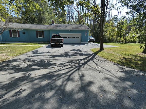 2nd image of 4 Whiteford Dr