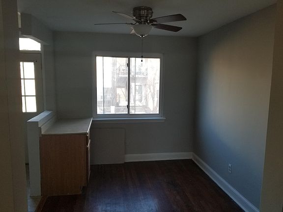 3rd image of 252 Lynhaven Dr
