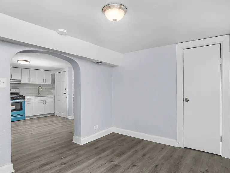 3707 W Thomas St — Photo 2