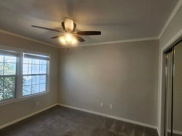 307 N Bradley St — Photo 15