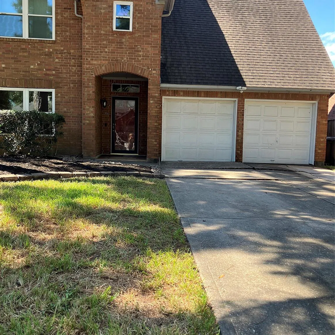 4 bed, 2.5 bath, 2297 sqft, $2,400 — Photo 3