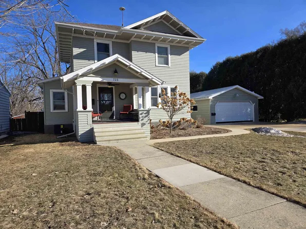 723 2nd St W, Cresco, IA 52136