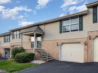 912 Woodridge Dr, Middletown, PA 17057