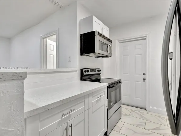 3032 Glenwood Rd, West Palm Beach, FL 33405