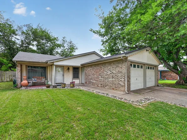 6304 Cascade Cir, Watauga, TX 76148