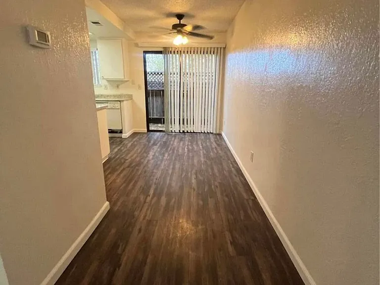Winding Creek Townhomes — Photo 7