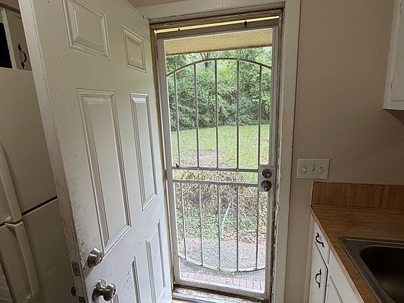 3rd image of 1537 Celia Dr