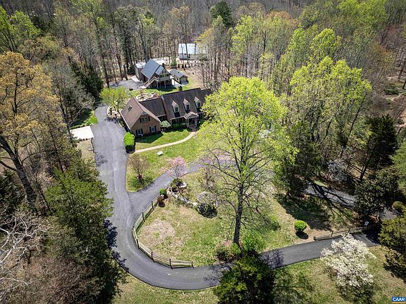 4th image of 155 Ivy Ridge Rd