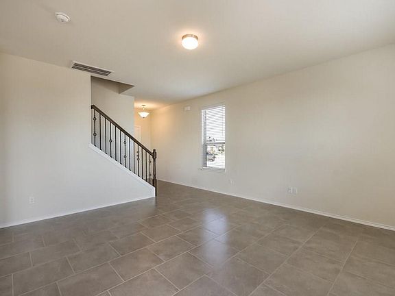 5th image of 276 La Dera Dr