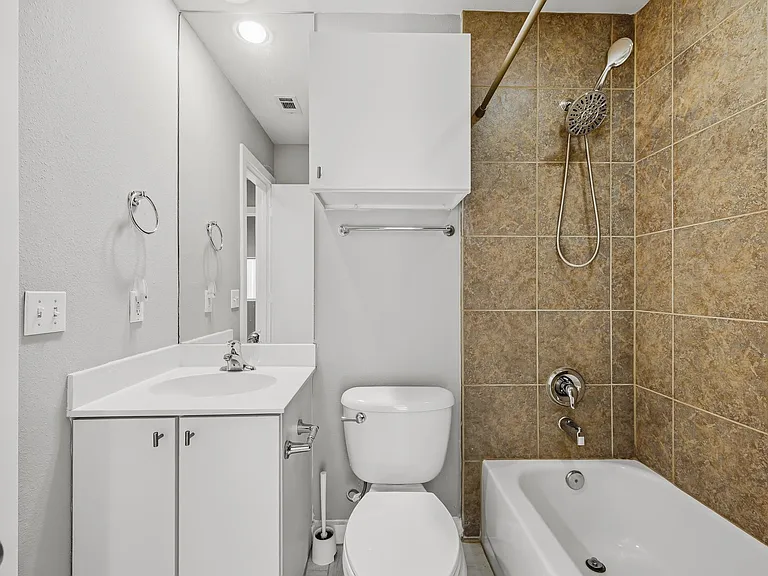 6908 Yellowstone Way Dr — Photo 12