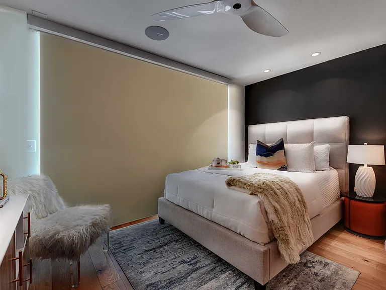 88 King St #110 — Photo 5