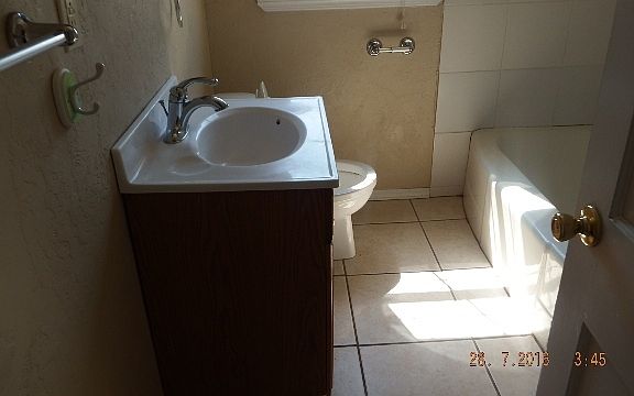 4th image of 922 NW 20th St