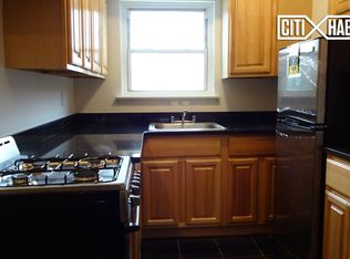 2040 Gleason Ave APT 3D, Bronx, NY 10472