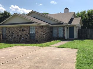 223 Shady Valley Dr, Mansfield, TX 76063