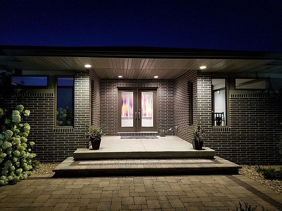 3rd image of 3131 Skyline Dr