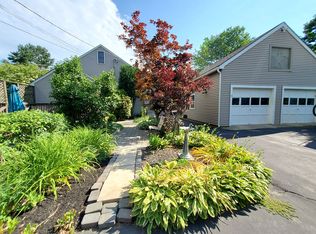15 Lafayette Ter, North Hampton, NH 03862