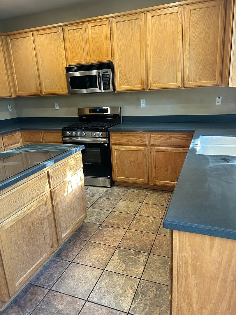 Beautiful 3 bedroom two bath home. — Photo 3