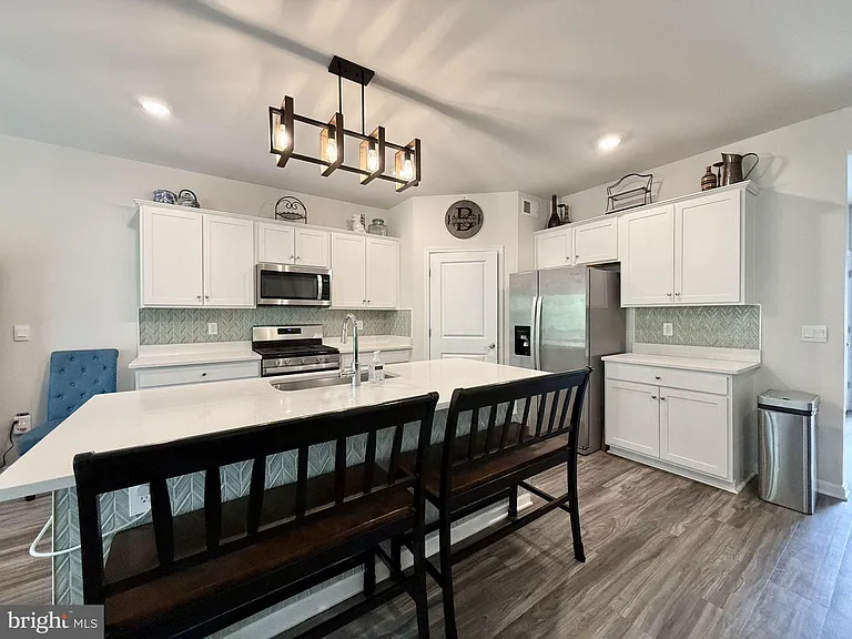 311 Rock Raymond Dr — Photo 6