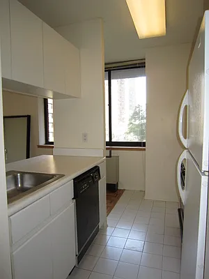 Rented by Sumitomo Real Estate Sales | media 14