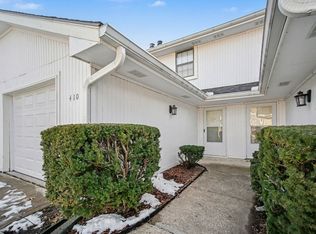 410 NW Nottingham Ln, Blue Springs, MO 64014