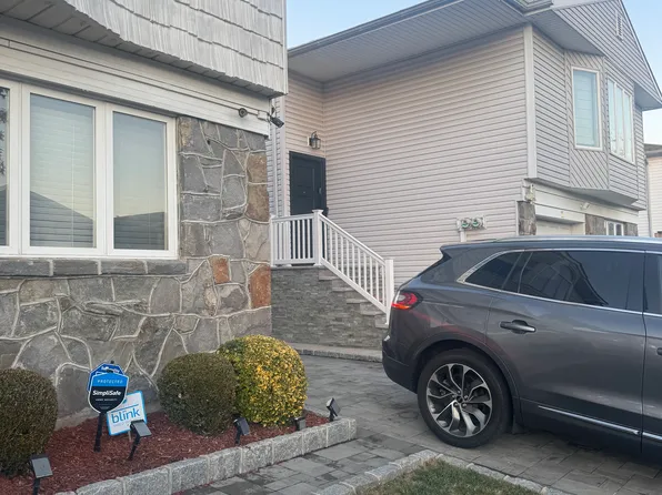 15 Plank Rd #1, Staten Island, NY 10314