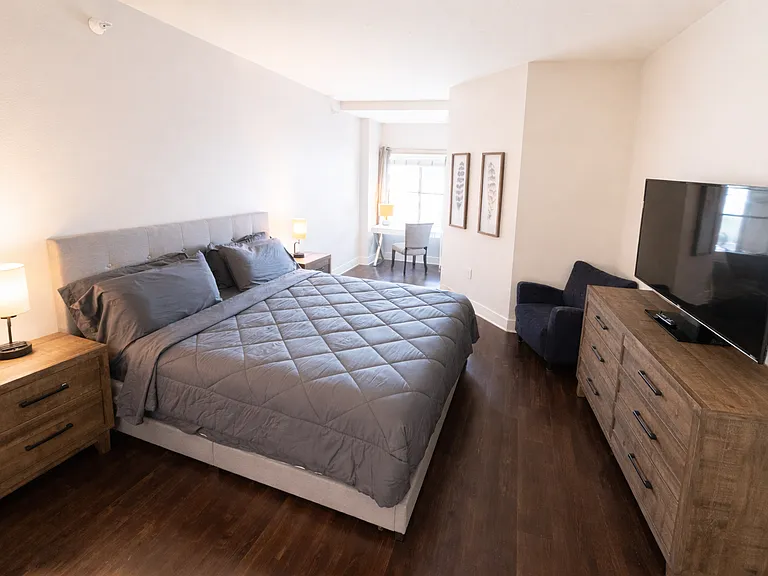 10740 Wilshire Blvd #605 — Photo 1