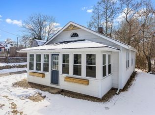 2 Oakdale St, Wareham, MA 02571